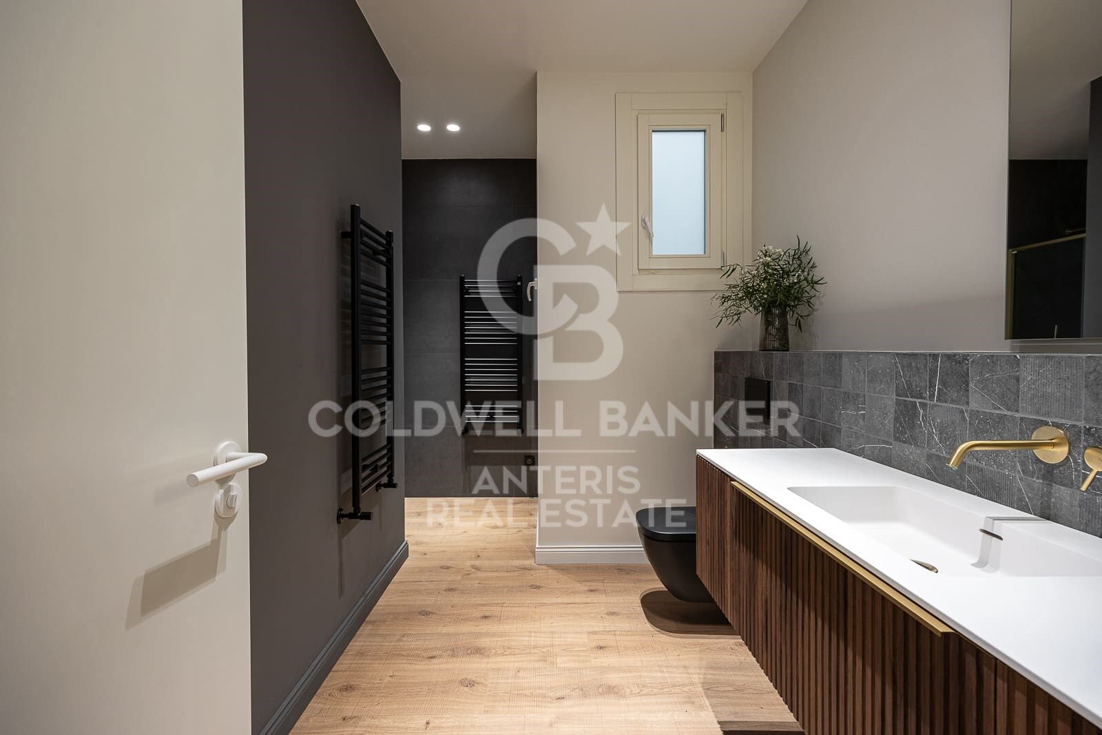 Apartament w Barcelona, Hiszpania 4 sypialnie, 231 mkw. nr 157181