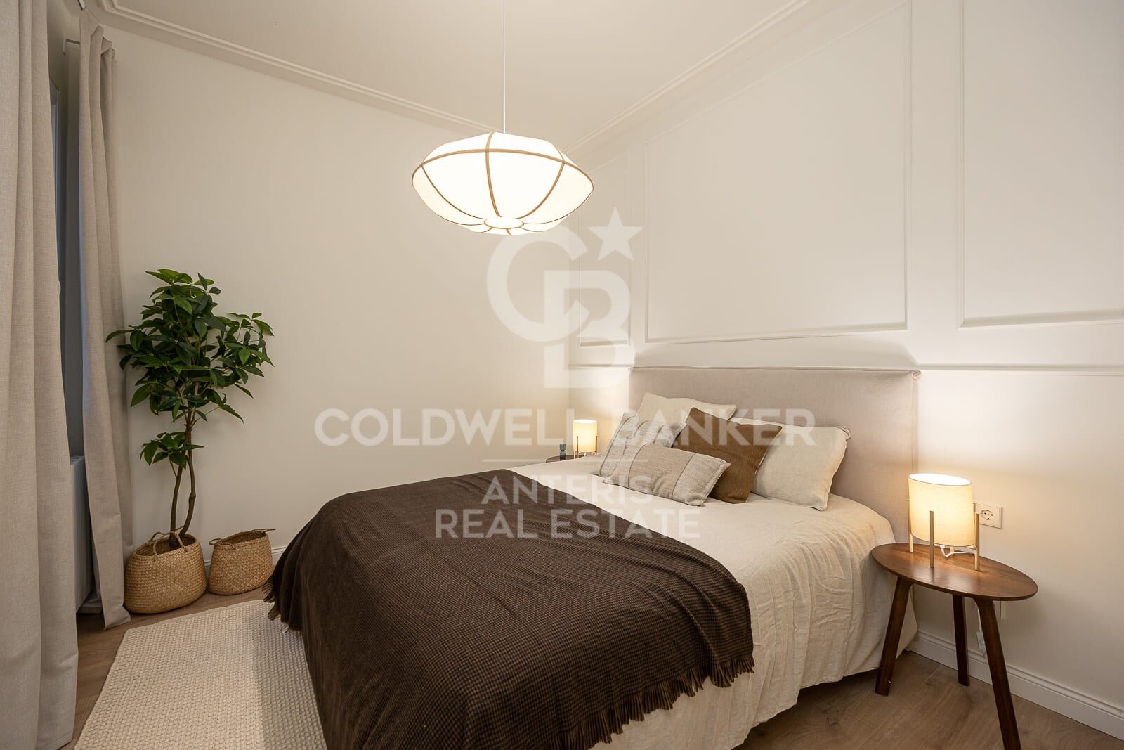 Apartament w Barcelona, Hiszpania 4 sypialnie, 231 mkw. nr 157181