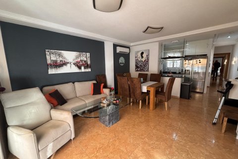 Apartment in Torrevieja, Alicante, Spain 3 bedrooms, 95 sq.m. No. 156092