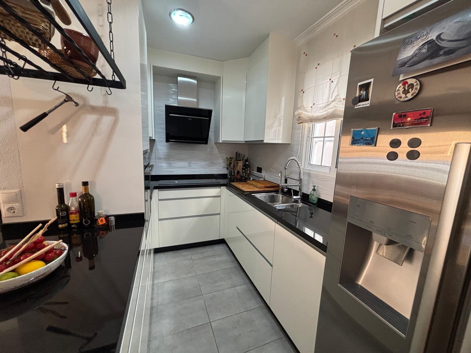 Apartment à Torrevieja, Alicante, Espagne 3 chambres, 95 m2 No. 156092