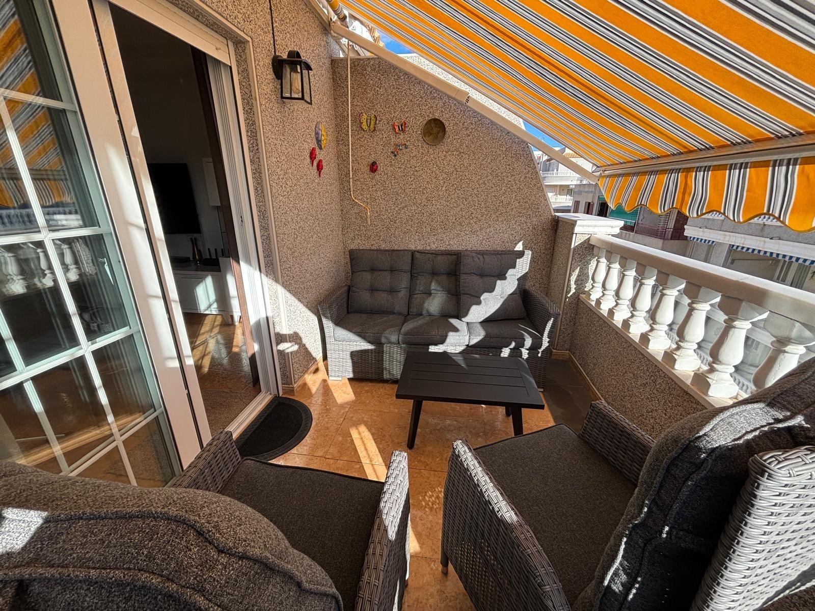 Apartment à Torrevieja, Alicante, Espagne 3 chambres, 95 m2 No. 156092