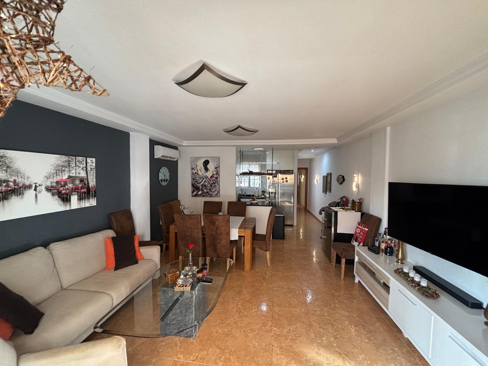 Apartment à Torrevieja, Alicante, Espagne 3 chambres, 95 m2 No. 156092