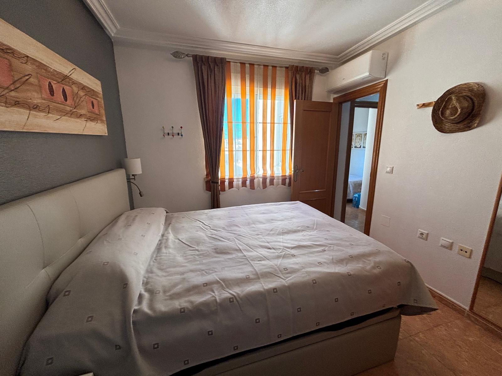 Apartment à Torrevieja, Alicante, Espagne 3 chambres, 95 m2 No. 156092