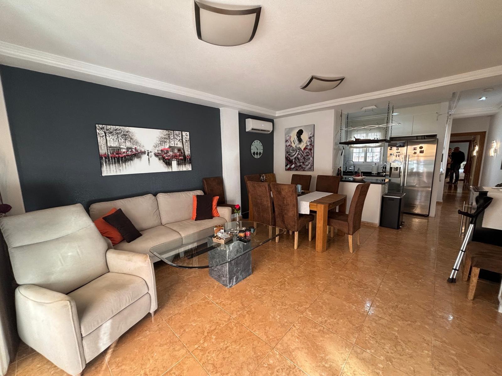 Apartment à Torrevieja, Alicante, Espagne 3 chambres, 95 m2 No. 156092