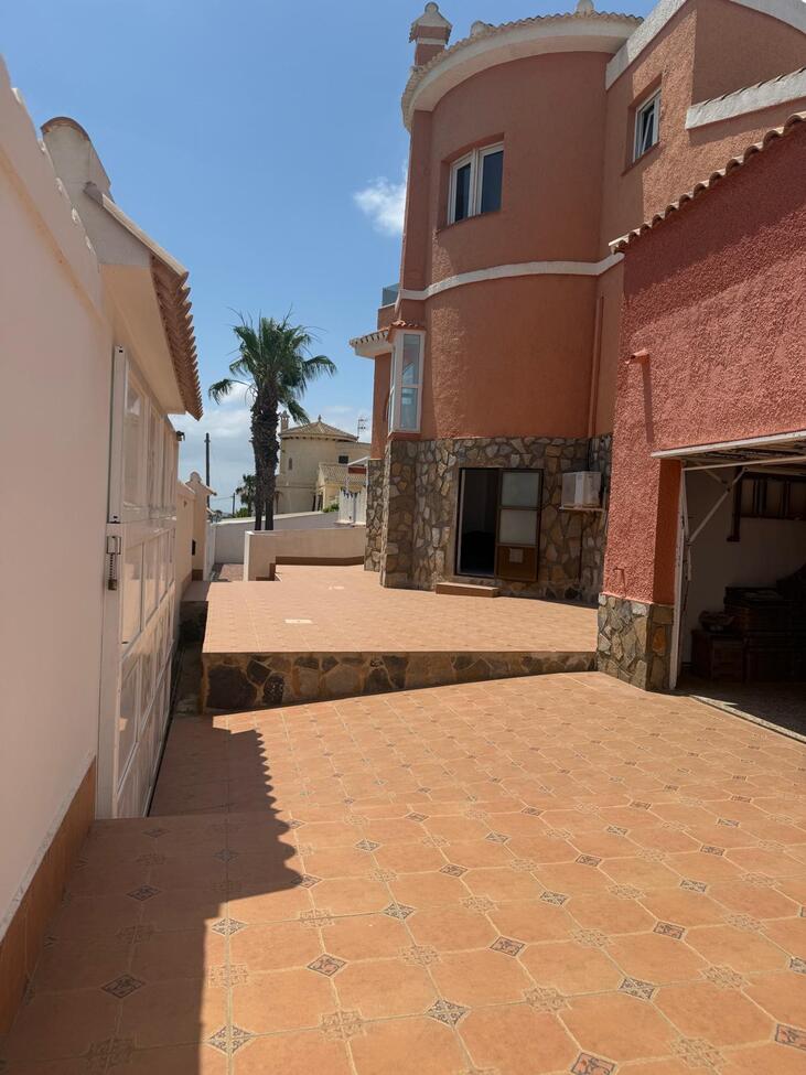 Villa in Ciudad Quesada, Alicante, Spain 3 bedrooms, 266 sq.m. No. 195258