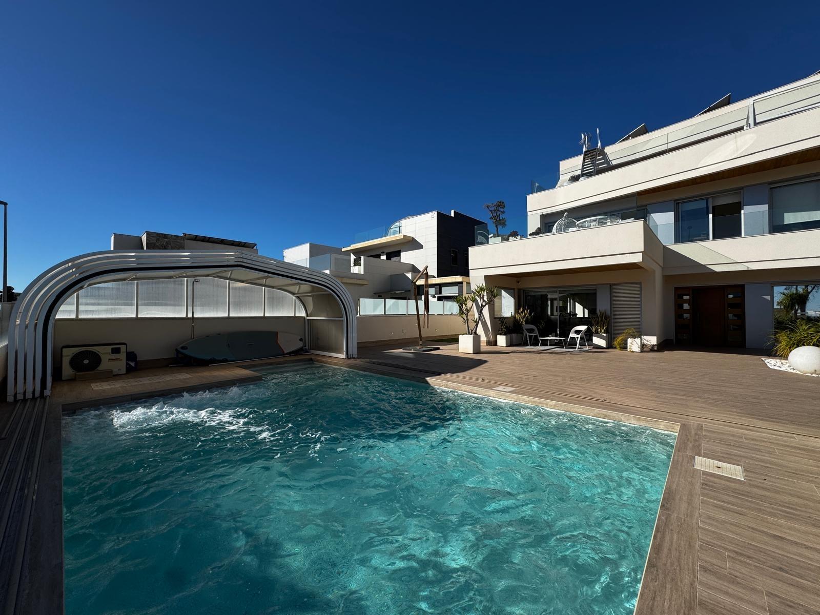 Villa à Dehesa De Campoamor, Alicante, Espagne 4 chambres, 349 m2 No. 195262