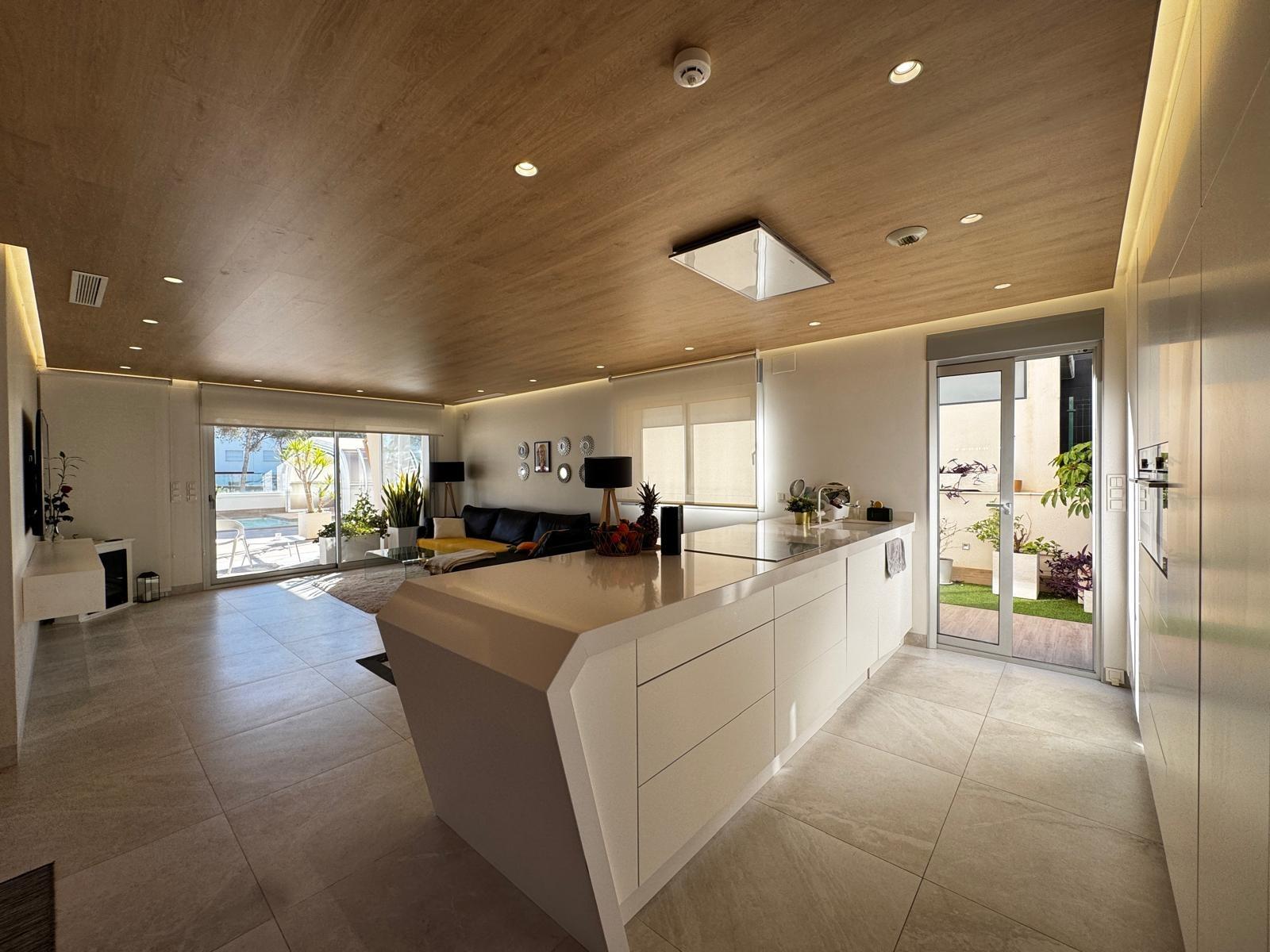 Villa à Dehesa De Campoamor, Alicante, Espagne 4 chambres, 349 m2 No. 195262