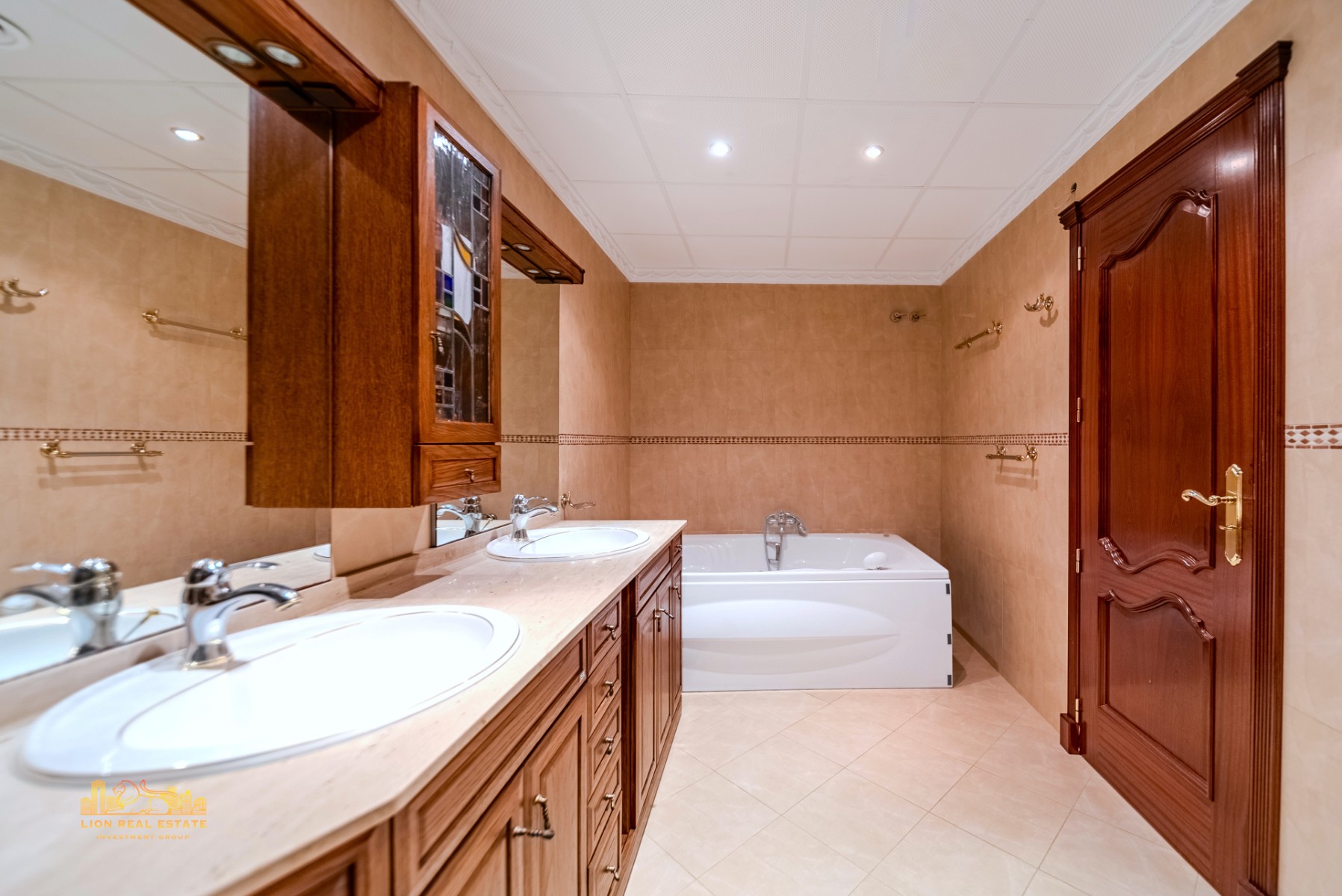 Villa in Altea, Alicante, Spain 5 bedrooms, 800 sq.m. No. 136743