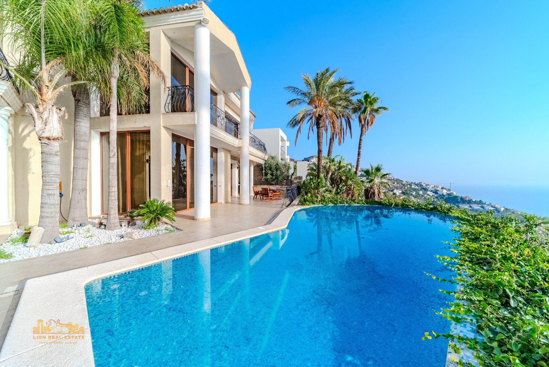 Villa in Altea, Alicante, Spain 5 bedrooms, 800 sq.m. No. 136743
