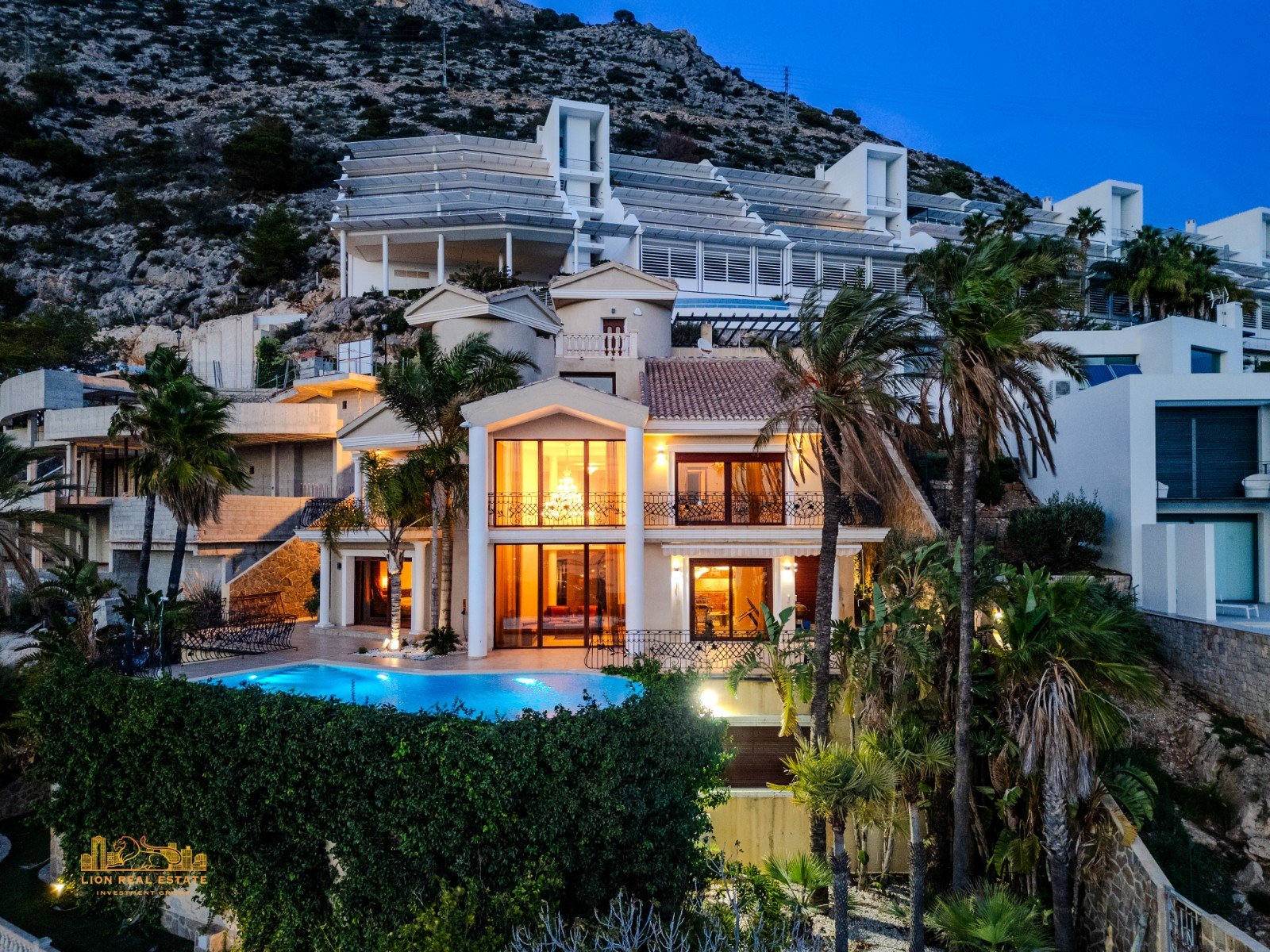 Villa in Altea, Alicante, Spain 5 bedrooms, 800 sq.m. No. 136743