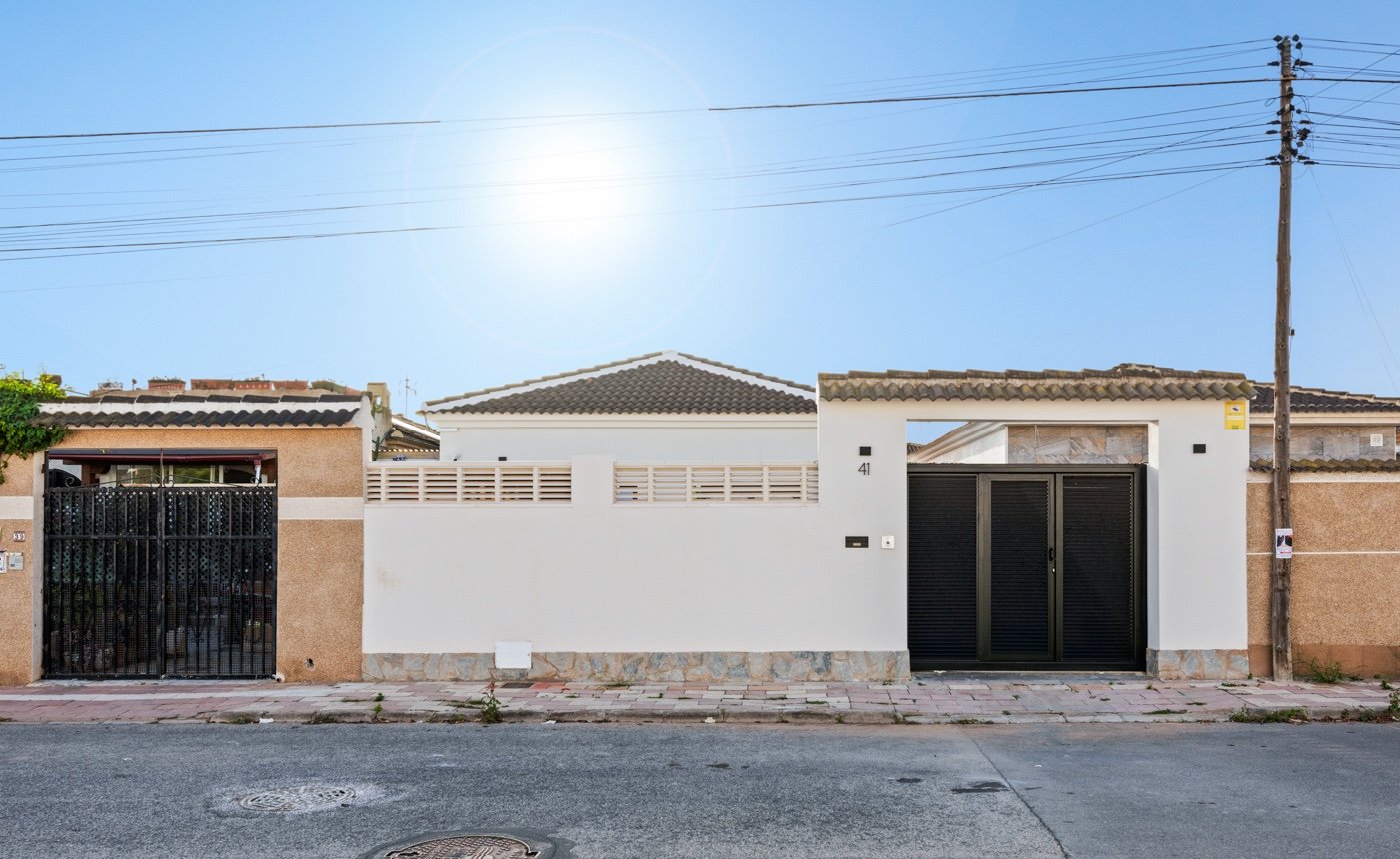 Huvila Torrevieja, Alicante, Espanja 3 makuuhuonetta, 104 m2 No. 136741