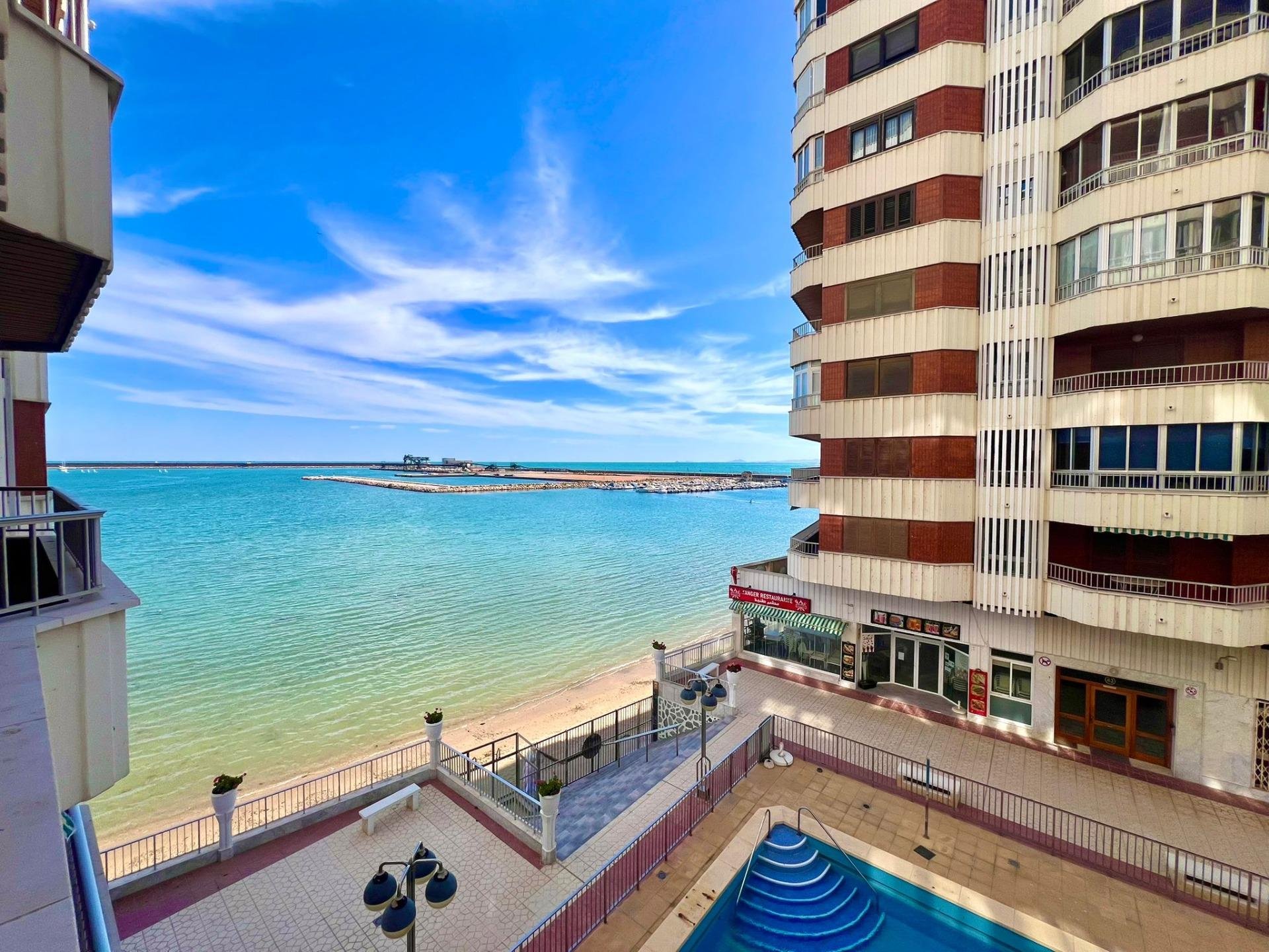 Appartamento a Torrevieja, Alicante, Spagna 3 camere da letto, 90 mq. N° 166014