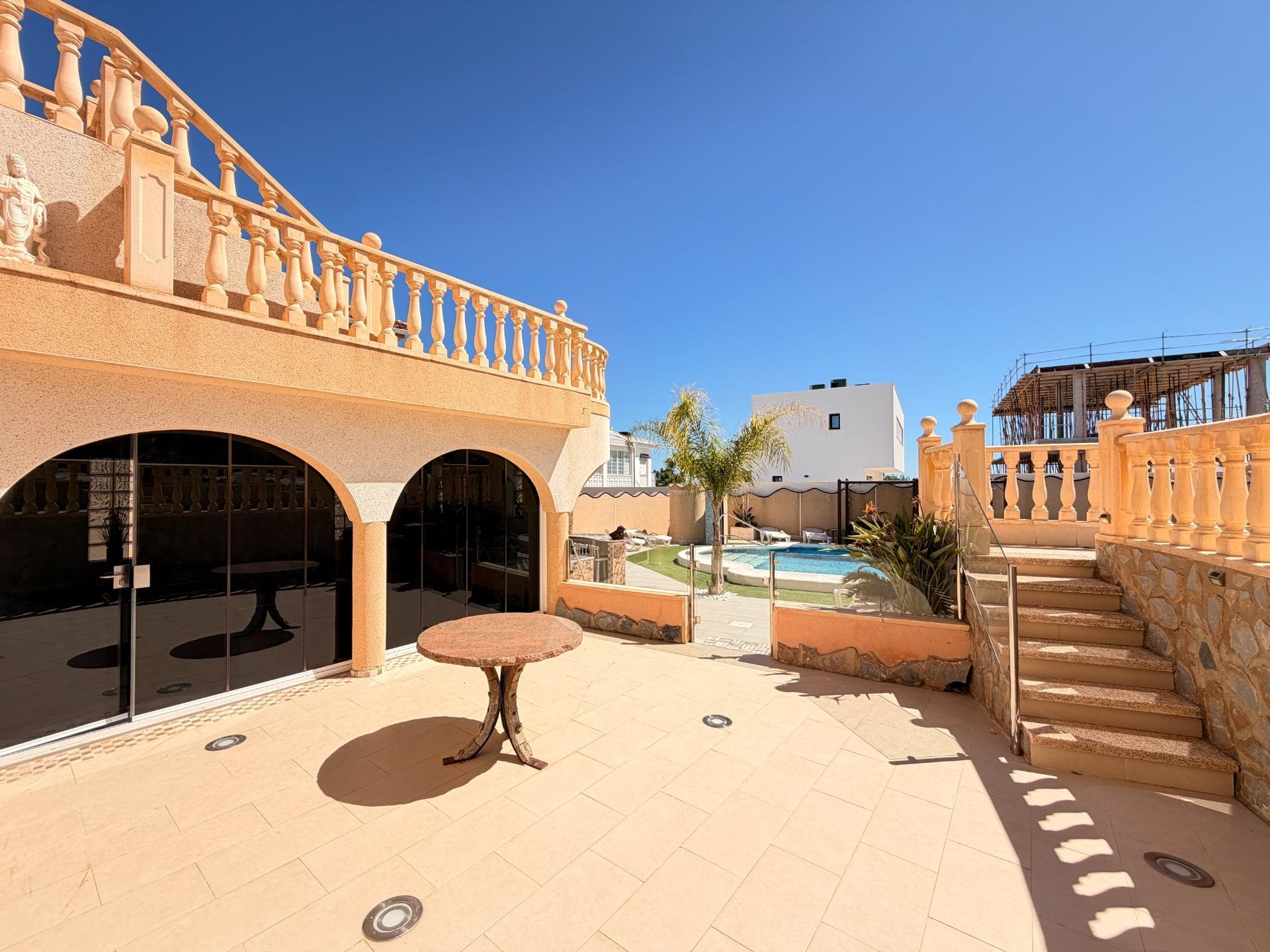 Huvila Ciudad Quesada, Alicante, Espanja 5 makuuhuonetta, 246.1 m2 No. 166015