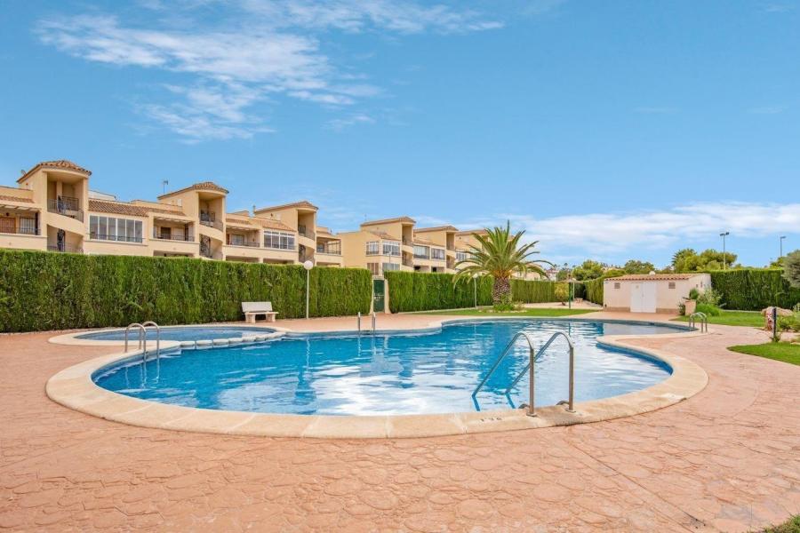 Apartment à Punta Prima, Alicante, Espagne 2 chambres, 65 m2 No. 183594