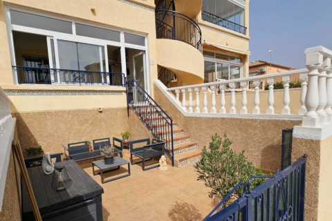 Apartment in Punta Prima, Alicante, Spain 2 bedrooms, 65 sq.m. No. 183594