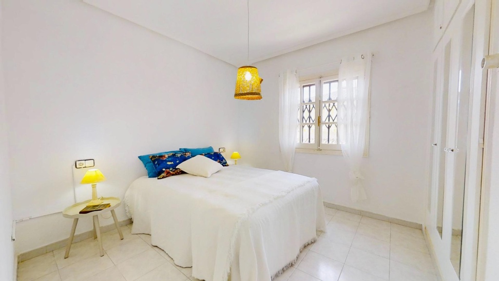 Apartamento en Punta Prima, Alicante, España 2 dormitorios, 64 m2 No. 183596