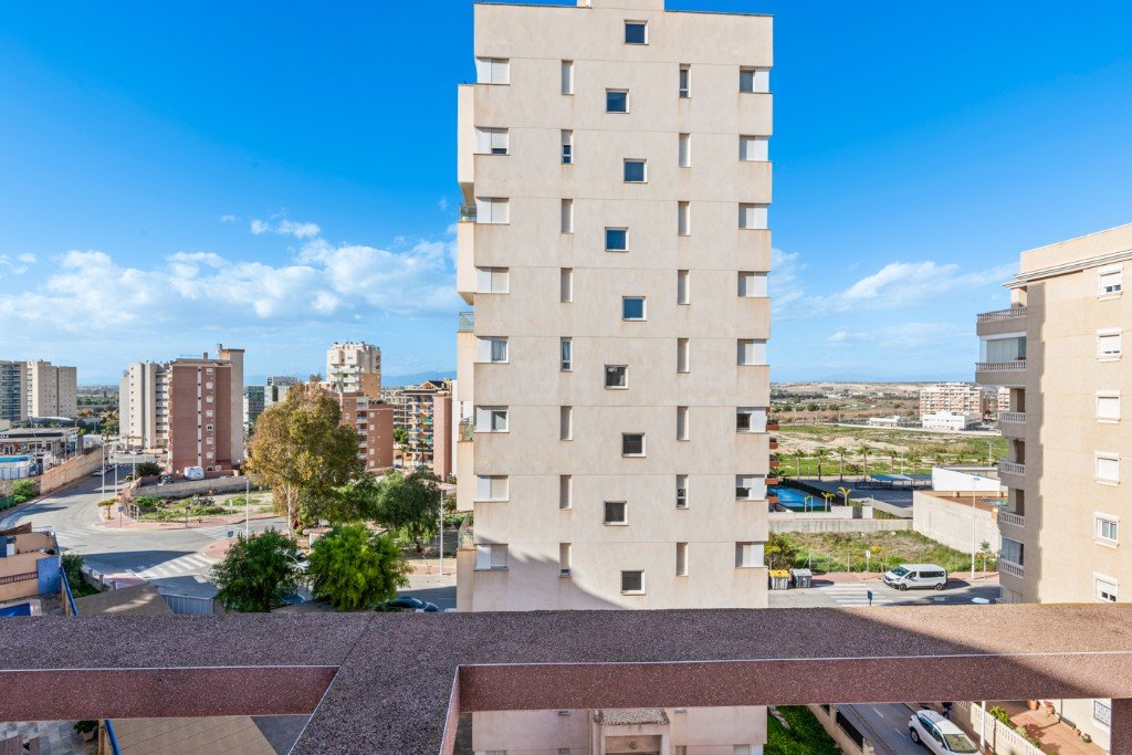 Apartamento en Guardamar del Segura, Alicante, España 2 dormitorios, 77 m2 No. 183590