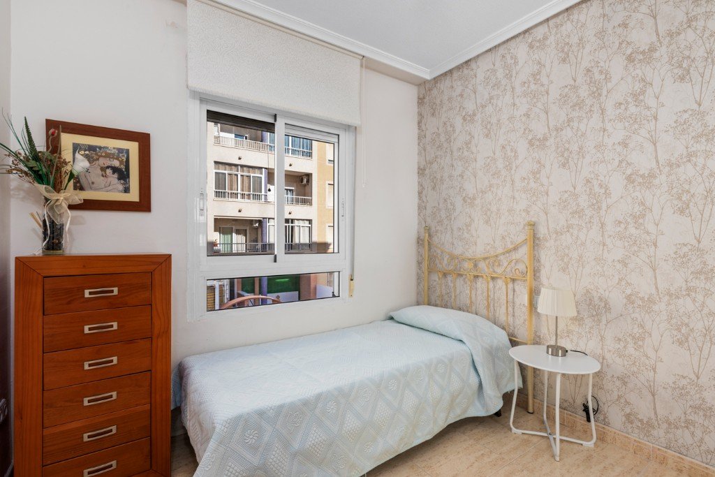 Apartamento en Guardamar del Segura, Alicante, España 2 dormitorios, 77 m2 No. 183590