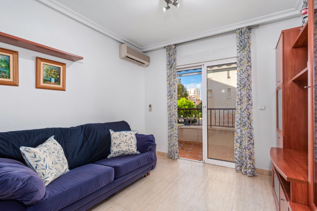 Apartamento en Guardamar del Segura, Alicante, España 2 dormitorios, 77 m2 No. 183590