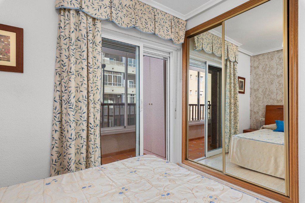 Apartamento en Guardamar del Segura, Alicante, España 2 dormitorios, 77 m2 No. 183590