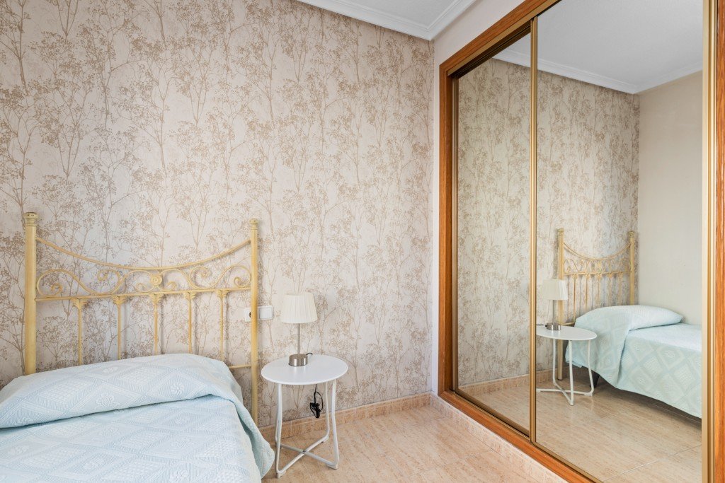 Apartamento en Guardamar del Segura, Alicante, España 2 dormitorios, 77 m2 No. 183590