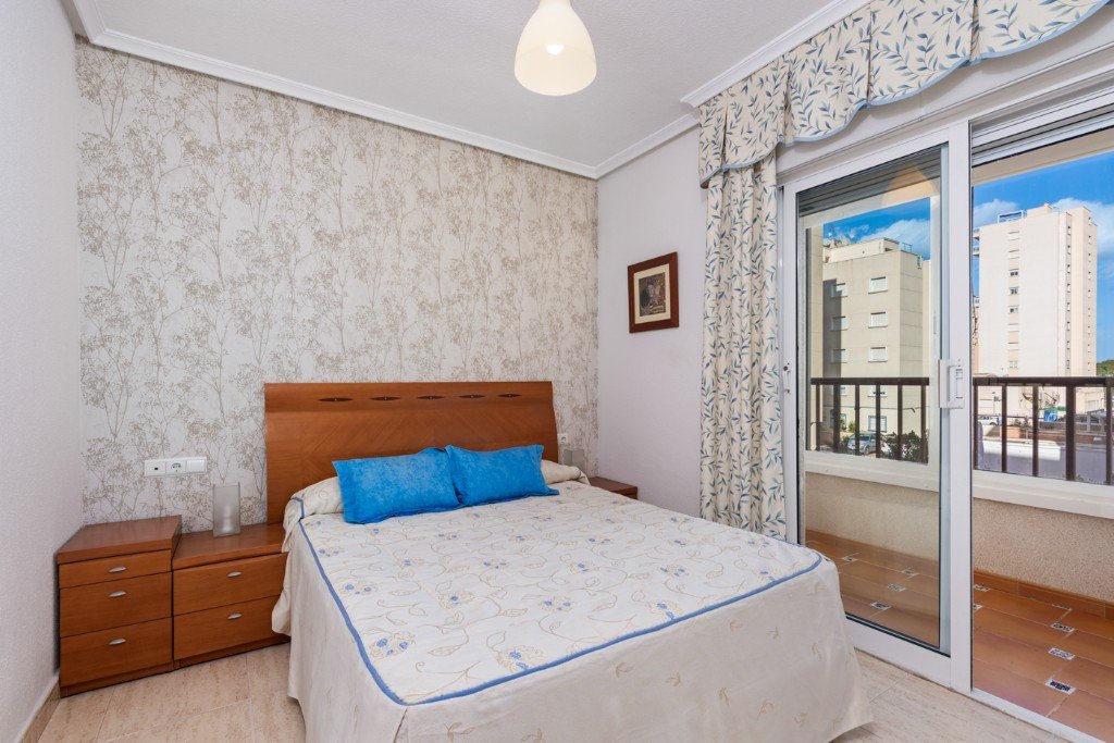 Apartamento en Guardamar del Segura, Alicante, España 2 dormitorios, 77 m2 No. 183590