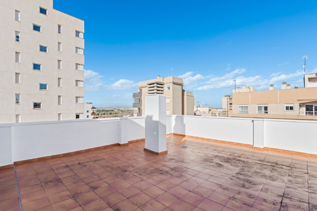 Apartamento en Guardamar del Segura, Alicante, España 2 dormitorios, 77 m2 No. 183590
