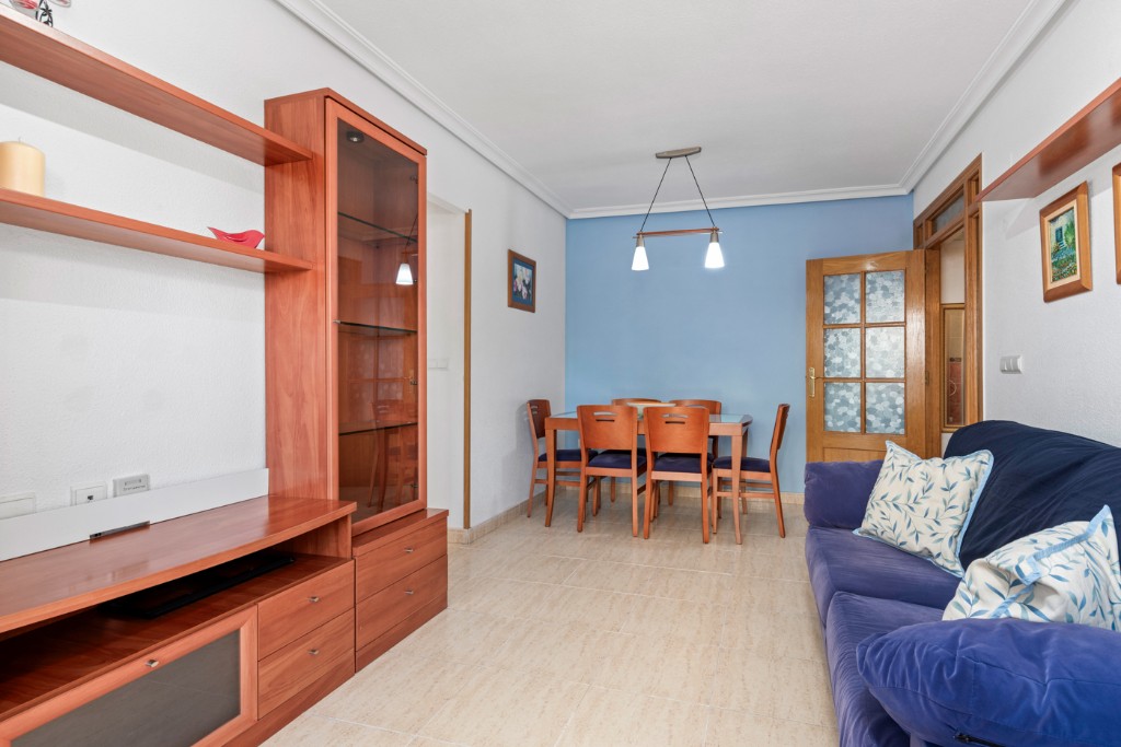 Apartamento en Guardamar del Segura, Alicante, España 2 dormitorios, 77 m2 No. 183590