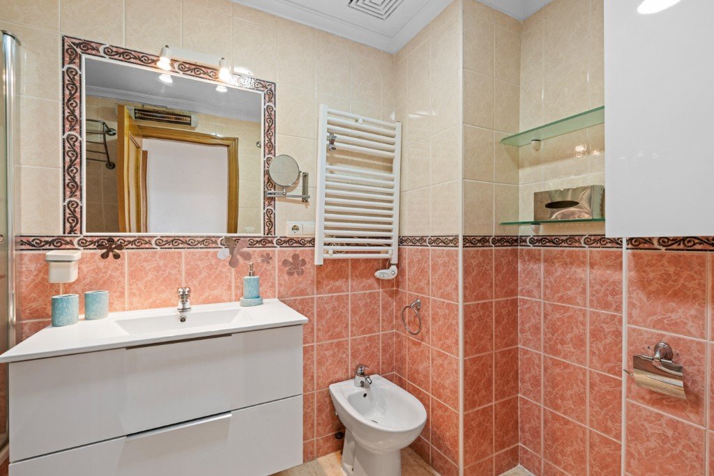 Apartamento en Guardamar del Segura, Alicante, España 2 dormitorios, 77 m2 No. 183590