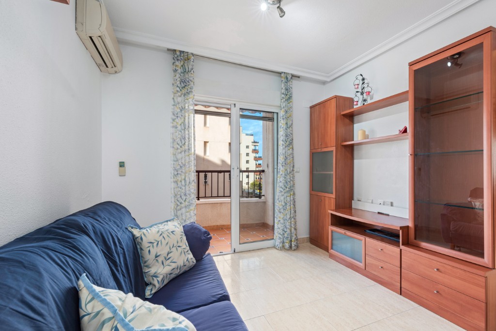 Apartamento en Guardamar del Segura, Alicante, España 2 dormitorios, 77 m2 No. 183590