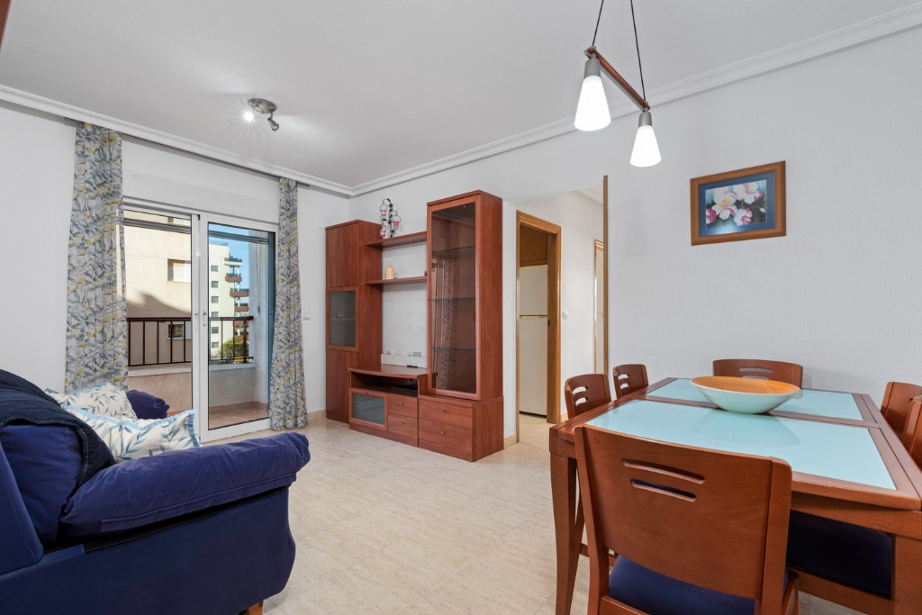 Apartamento en Guardamar del Segura, Alicante, España 2 dormitorios, 77 m2 No. 183590