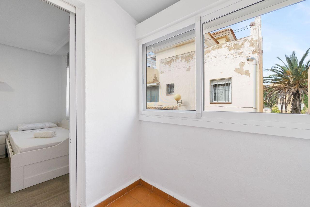 House à Punta Prima, Alicante, Espagne 3 chambres, 98 m2 No. 156067