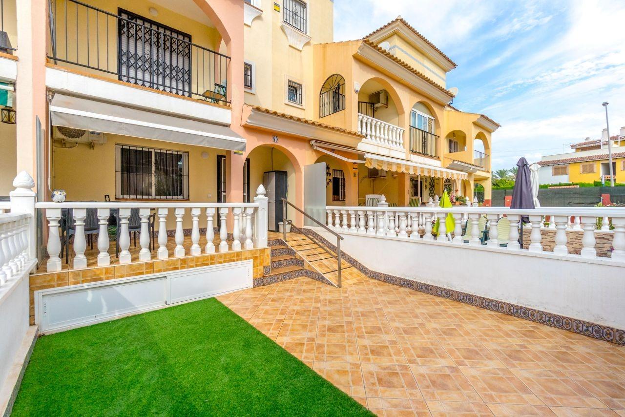House à Punta Prima, Alicante, Espagne 3 chambres, 98 m2 No. 156067
