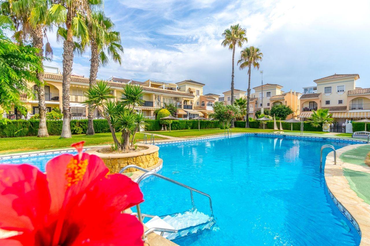 House à Punta Prima, Alicante, Espagne 3 chambres, 98 m2 No. 156067