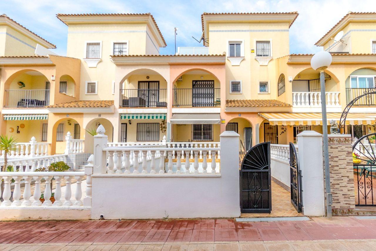 House à Punta Prima, Alicante, Espagne 3 chambres, 98 m2 No. 156067