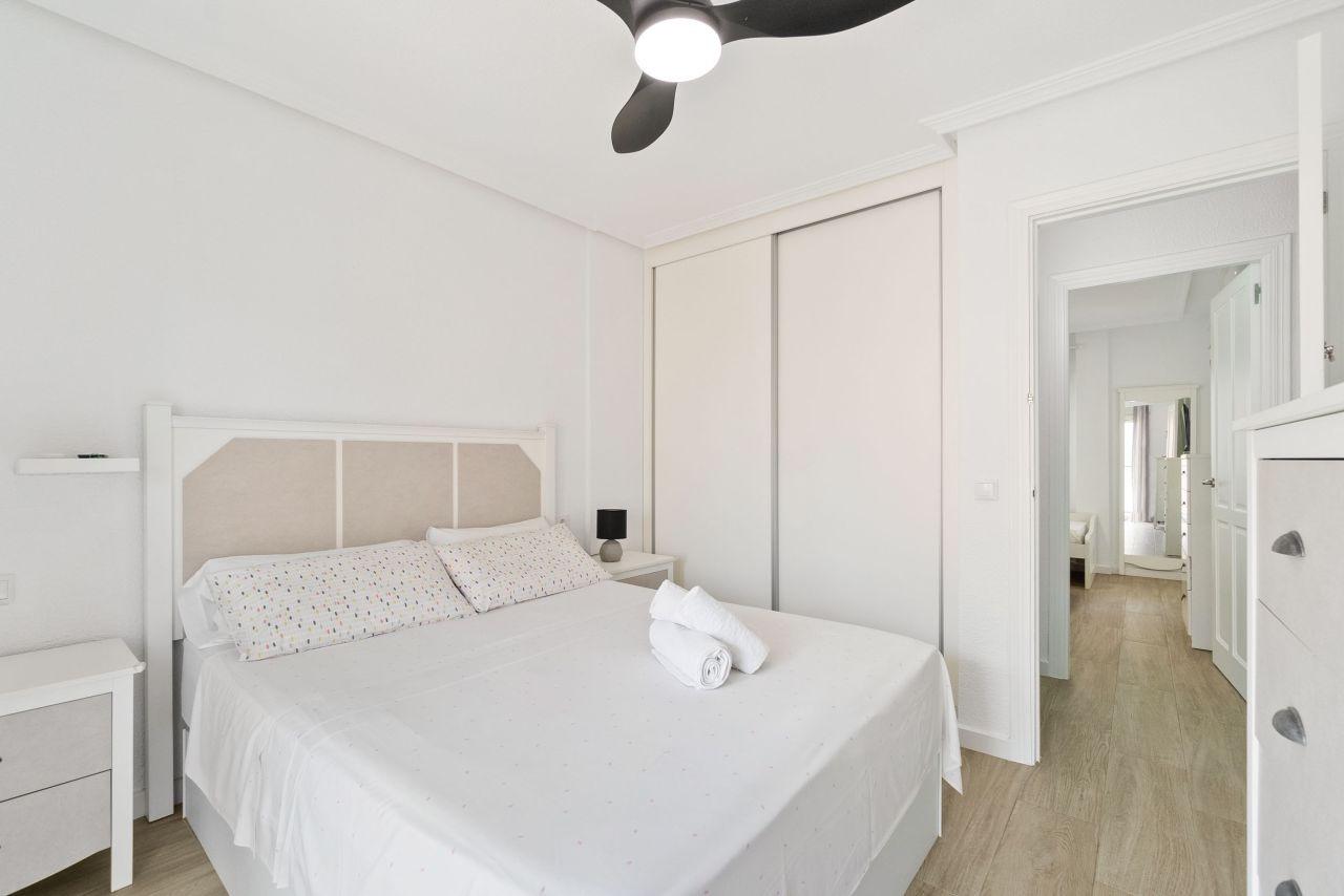 House à Punta Prima, Alicante, Espagne 3 chambres, 98 m2 No. 156067
