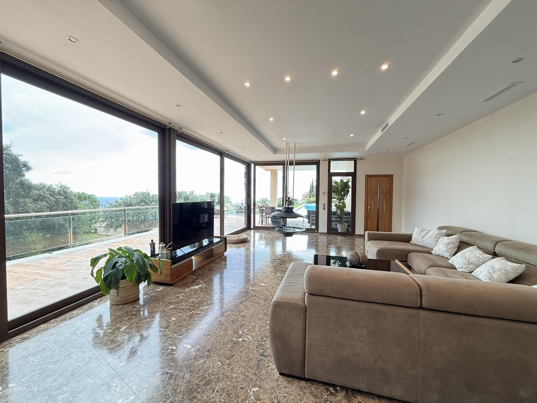Villa in Castell d'Aro, Girona, Spanien 5 Schlafzimmer, 640 m2 Nr. 156054