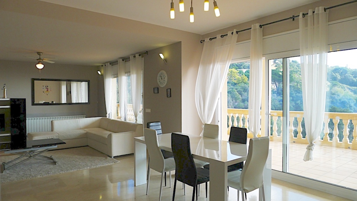 Hus i Platja D'aro, Girona, Spanien 6 sovrum, 417 kvm. Nr. 156053