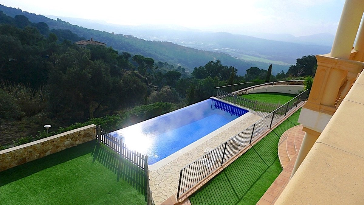 Hus i Platja D'aro, Girona, Spanien 6 sovrum, 417 kvm. Nr. 156053
