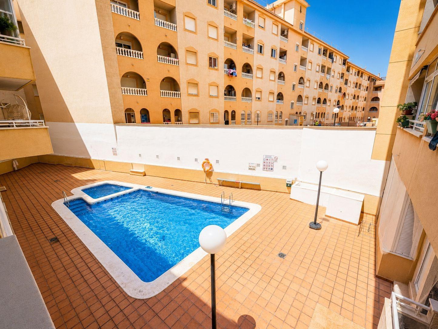 Zemes gabals Torrevieja, Alicante, Spānijā 2 istabas, 83 m2 Nr. 195633