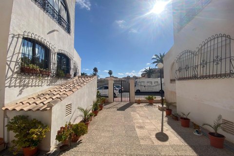 Apartment in Torrevieja, Alicante, Spain 3 bedrooms, 77 sq.m. No. 195635