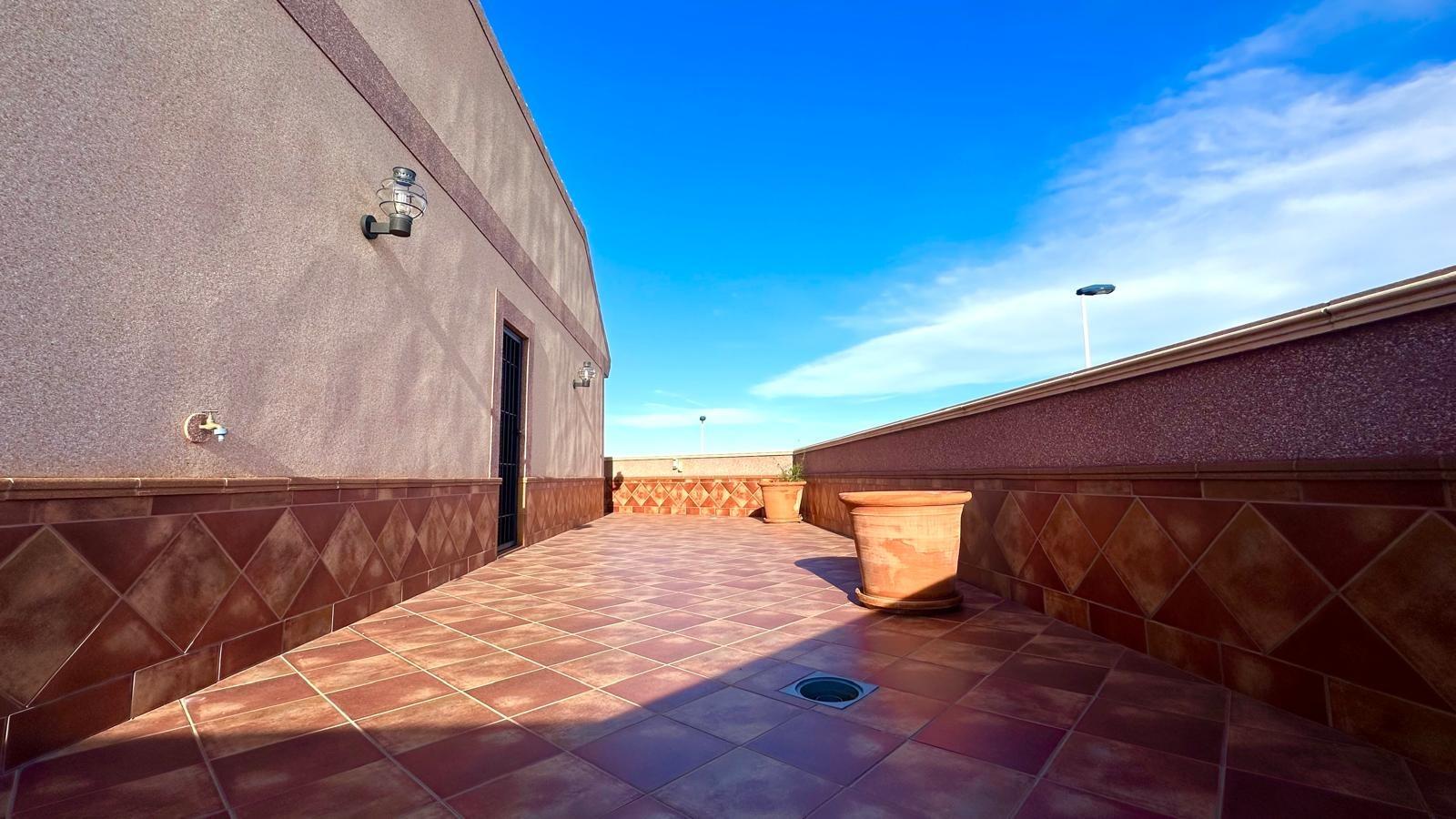 Kaupunkipientalo Torrevieja, Alicante, Espanja 4 makuuhuonetta, 260 m2 No. 192327