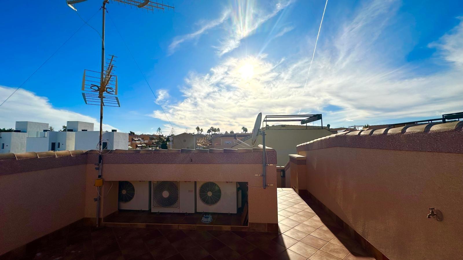 Kaupunkipientalo Torrevieja, Alicante, Espanja 4 makuuhuonetta, 260 m2 No. 192327