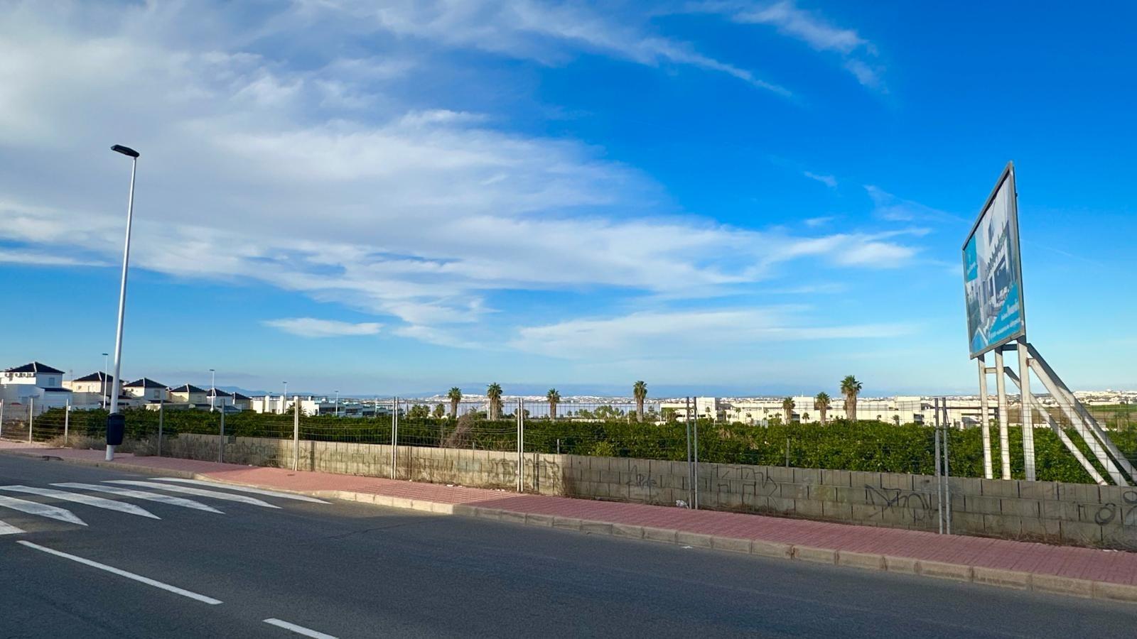 Kaupunkipientalo Torrevieja, Alicante, Espanja 4 makuuhuonetta, 260 m2 No. 192327