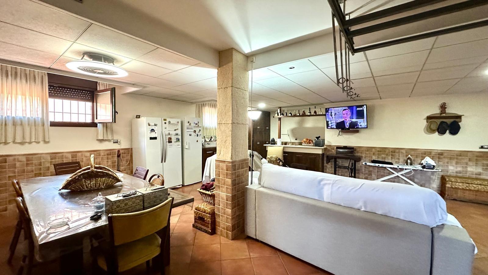 Kaupunkipientalo Torrevieja, Alicante, Espanja 4 makuuhuonetta, 260 m2 No. 192327