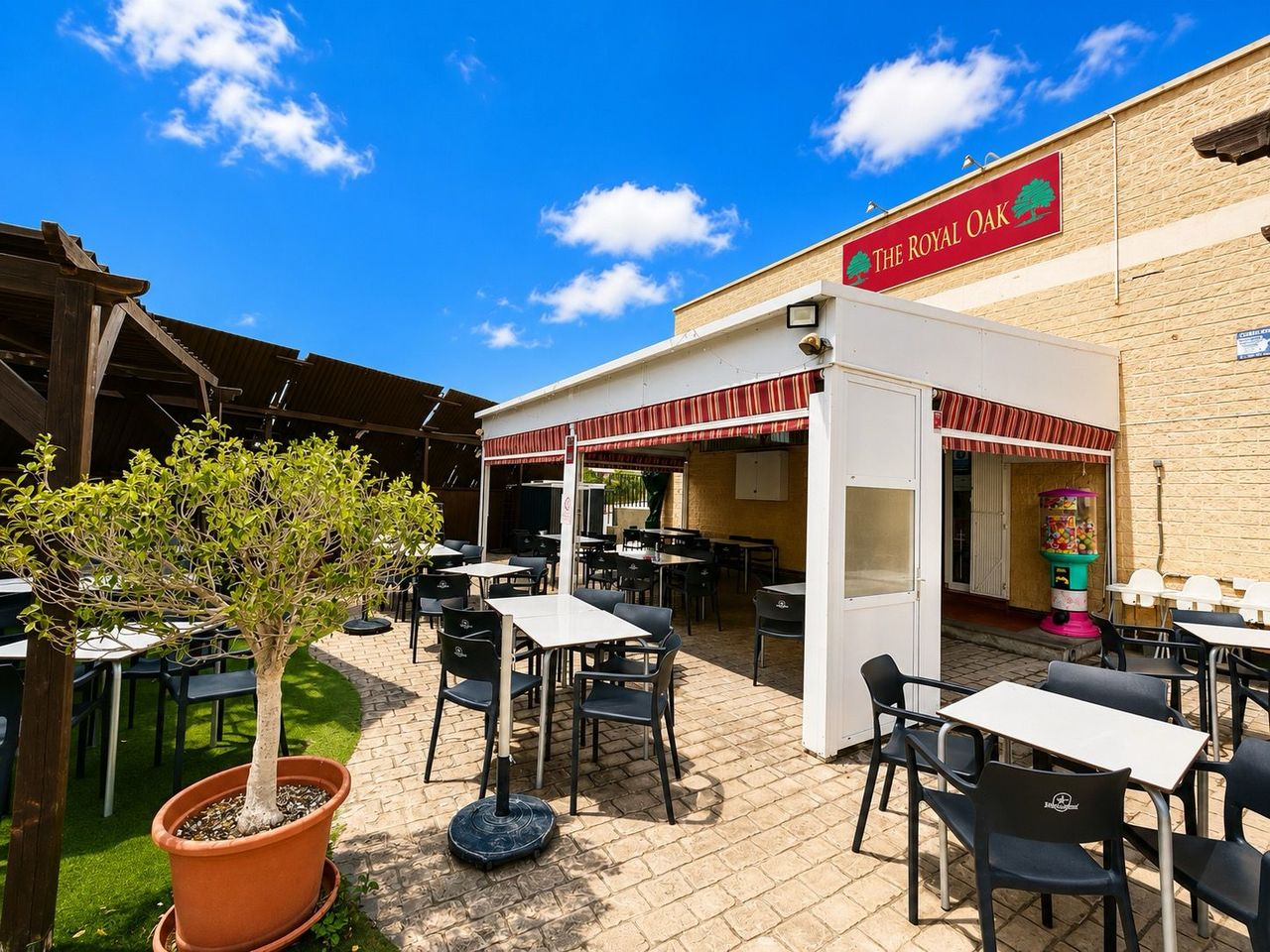 Propiedad comercial en Villamartin, Alicante, España 109 m2 No. 192321