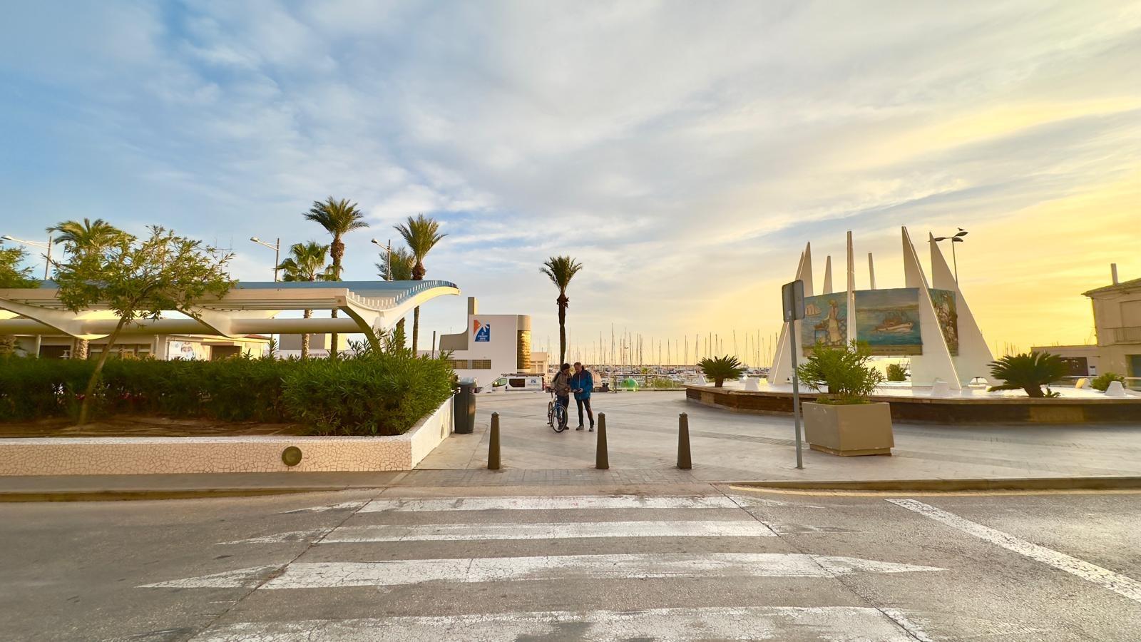 Apartamento en Torrevieja, Alicante, España 4 dormitorios, 132 m2 No. 192326