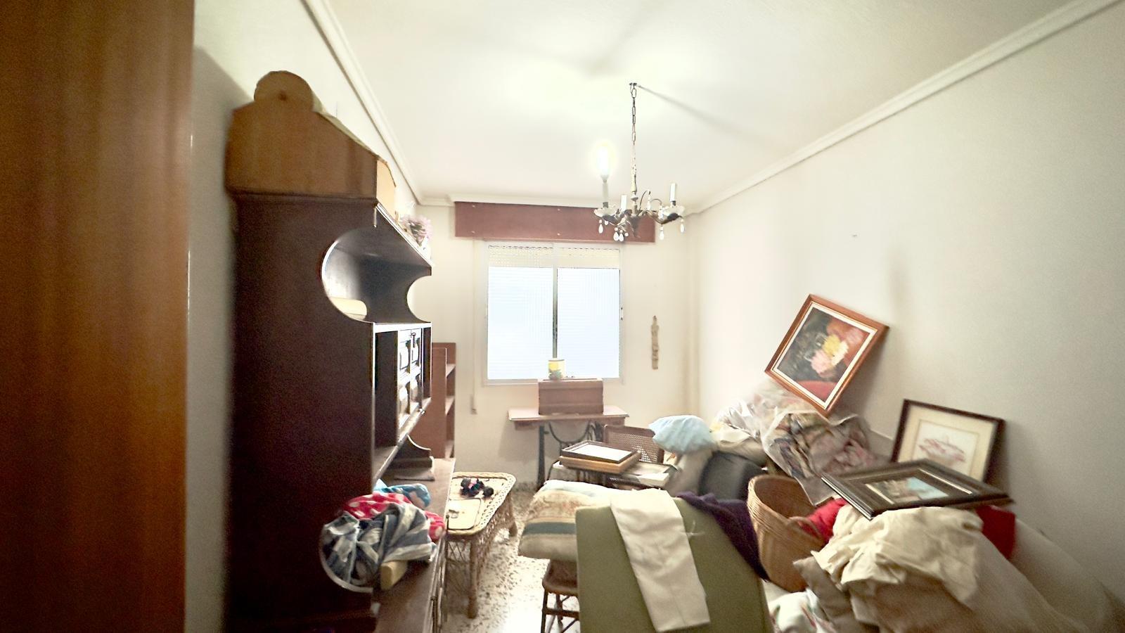 Apartamento en Torrevieja, Alicante, España 4 dormitorios, 132 m2 No. 192326