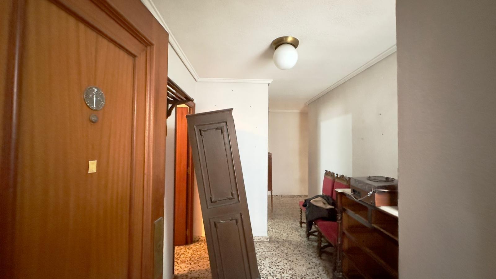 Apartamento en Torrevieja, Alicante, España 4 dormitorios, 132 m2 No. 192326