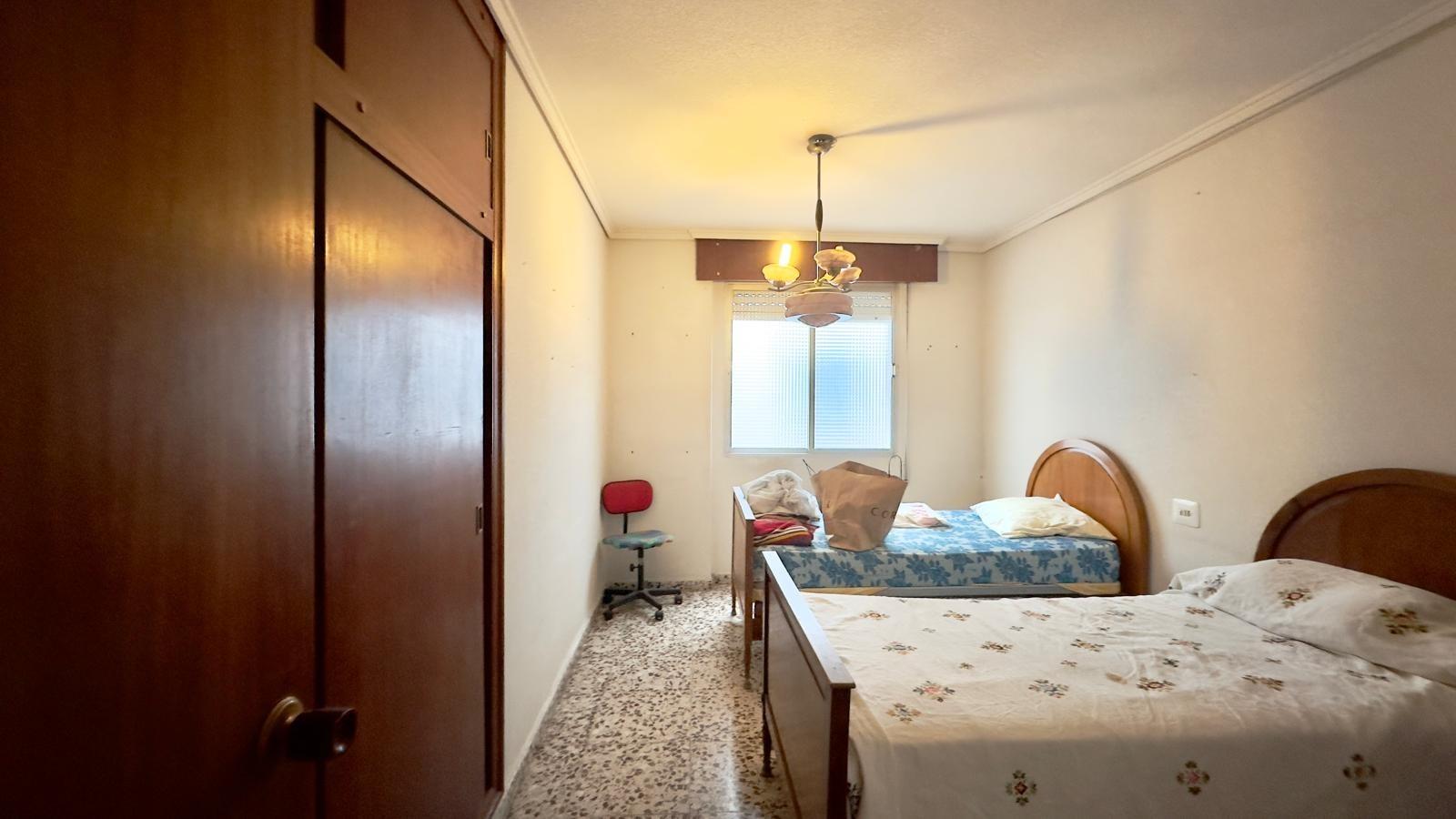 Apartamento en Torrevieja, Alicante, España 4 dormitorios, 132 m2 No. 192326